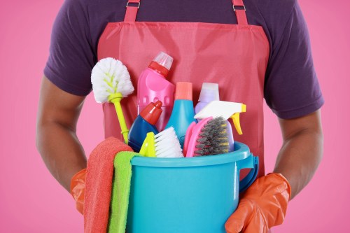 House clearance team working in a N22 residential property