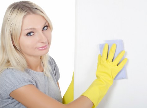 Professional move out cleaning service for a home in N22 with bathroom and floor cleaning